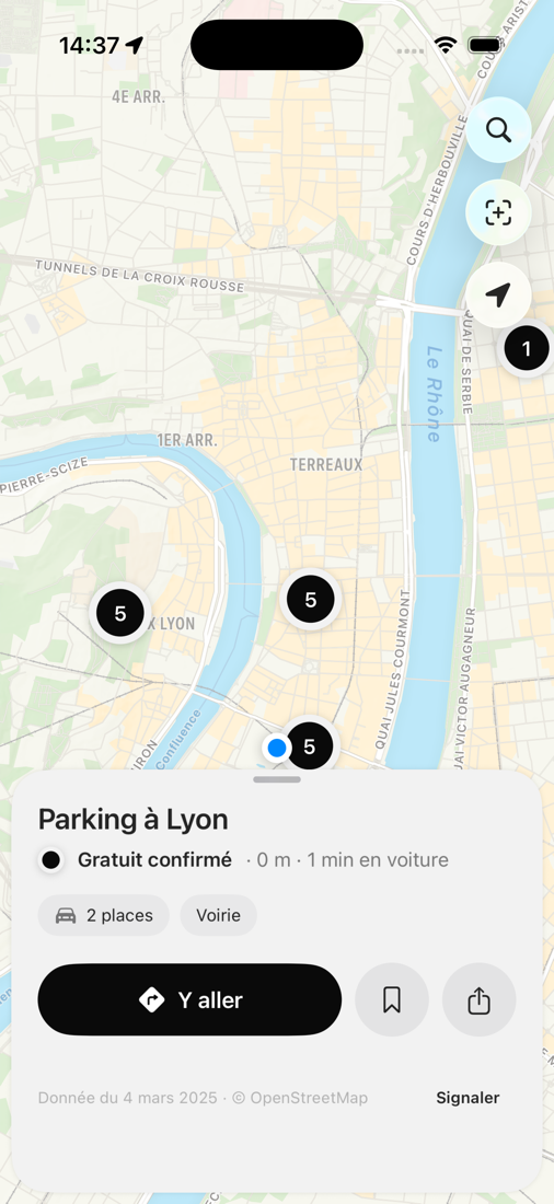 La fiche d'un parking dans FreePark : gratuit confirmé, deux places, en voirie, avec le bouton « Y aller ».